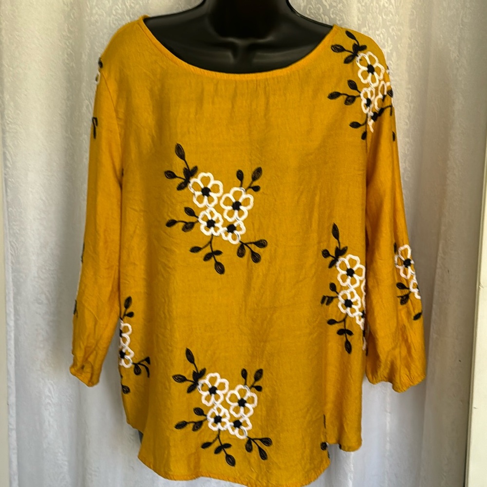 KINDRED LINEN EMBROIDERED TOP Sz: L